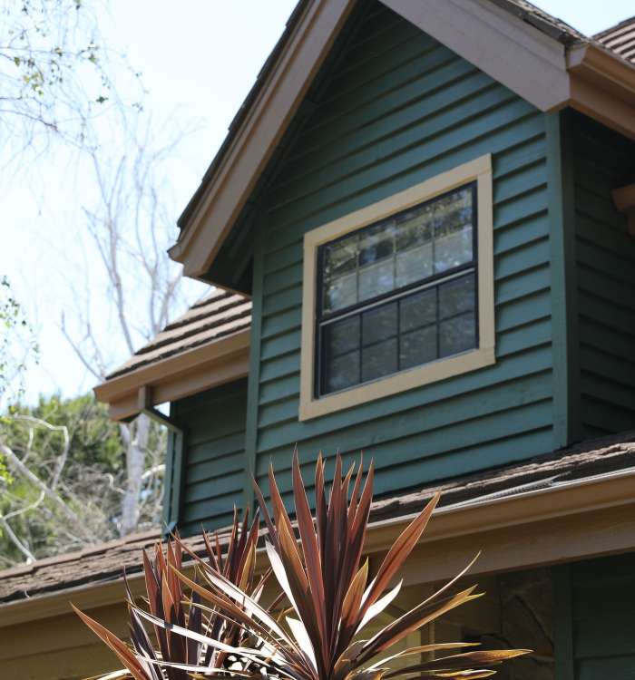 When Is the Best Time to Repair Siding in Sacramento?